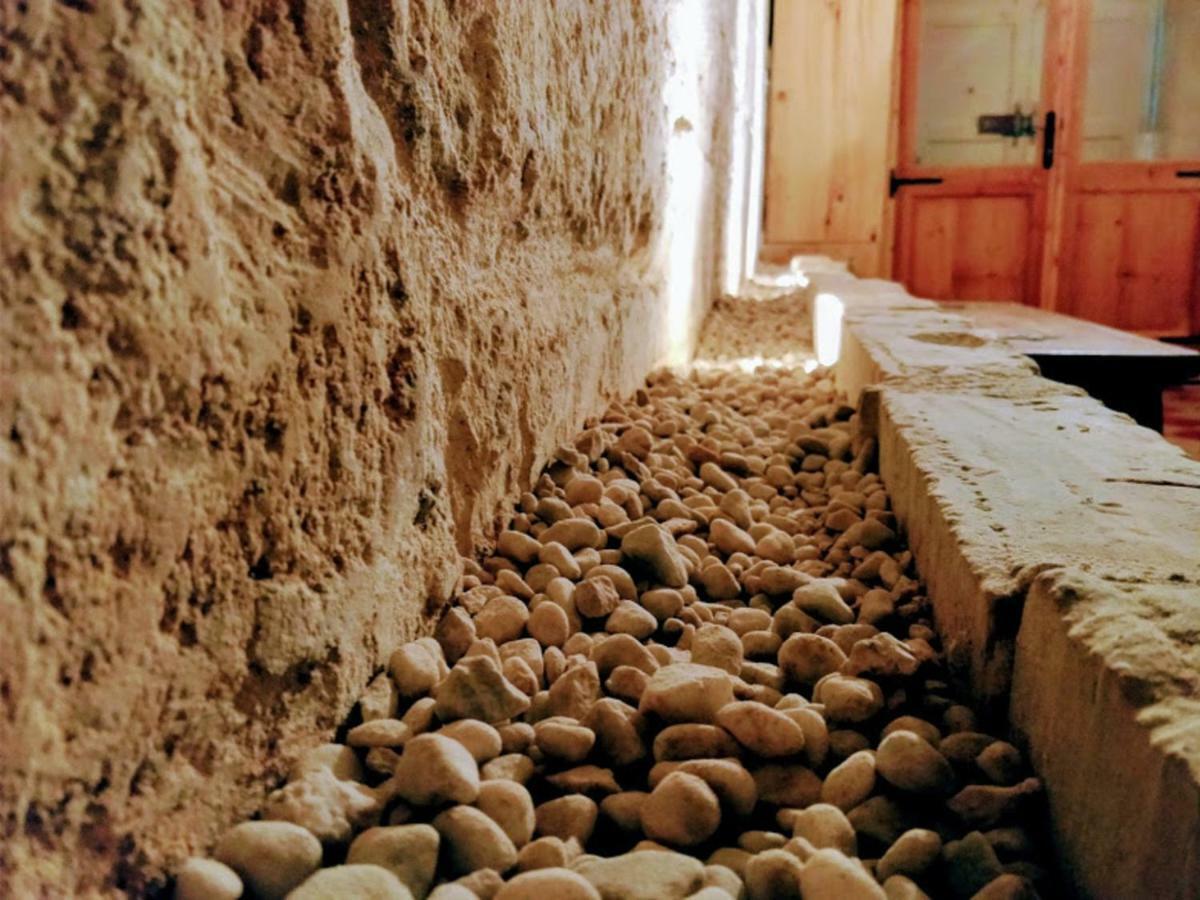 A 400 Year Old Large Town House In Valletta. Exterior photo